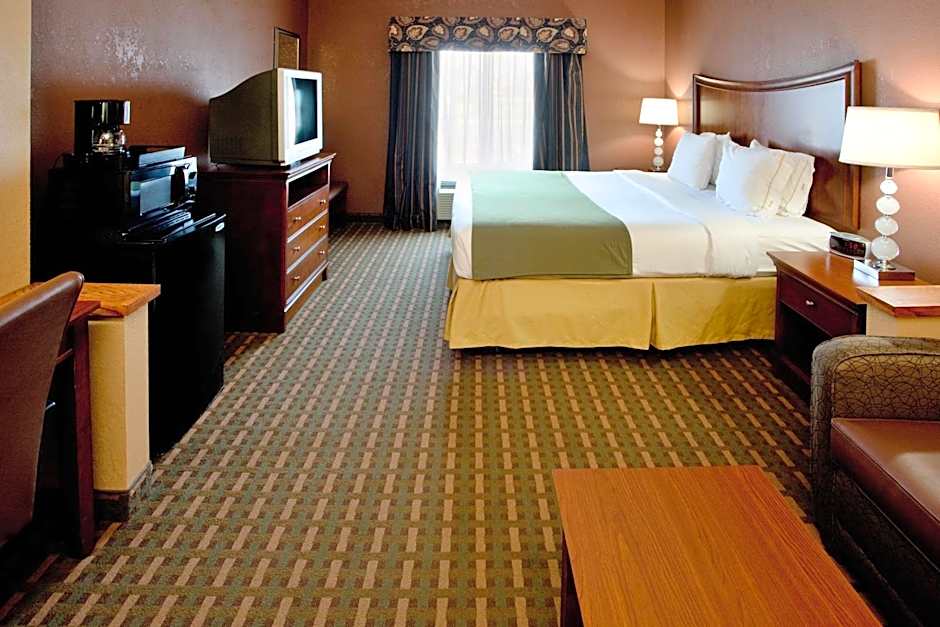 Holiday Inn Express Hotel & Suites Suffolk By IHG