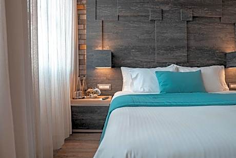 Deluxe Double Room with Bath