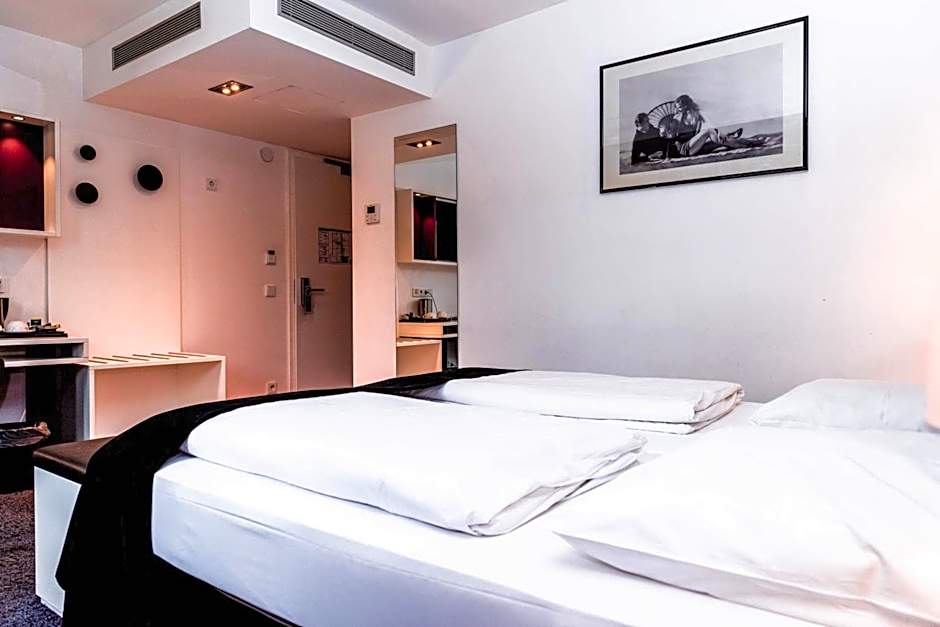 Hotel Bliss