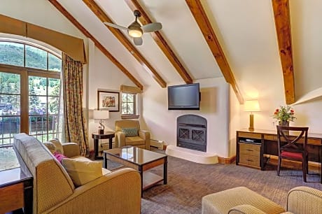 Bellflower King Suite