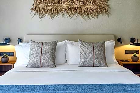 Tropical Nest, Guest room, 1 Double, Garden view, Balcony