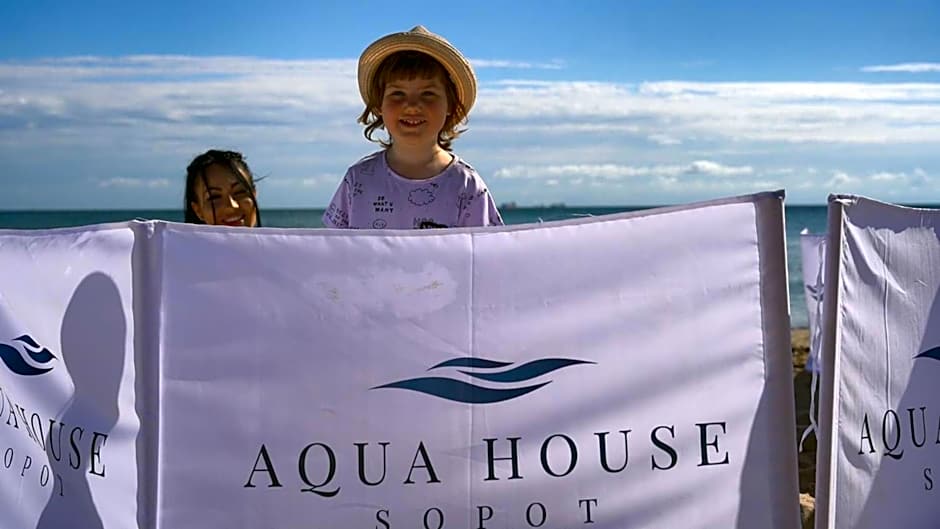 AQUA HOUSE