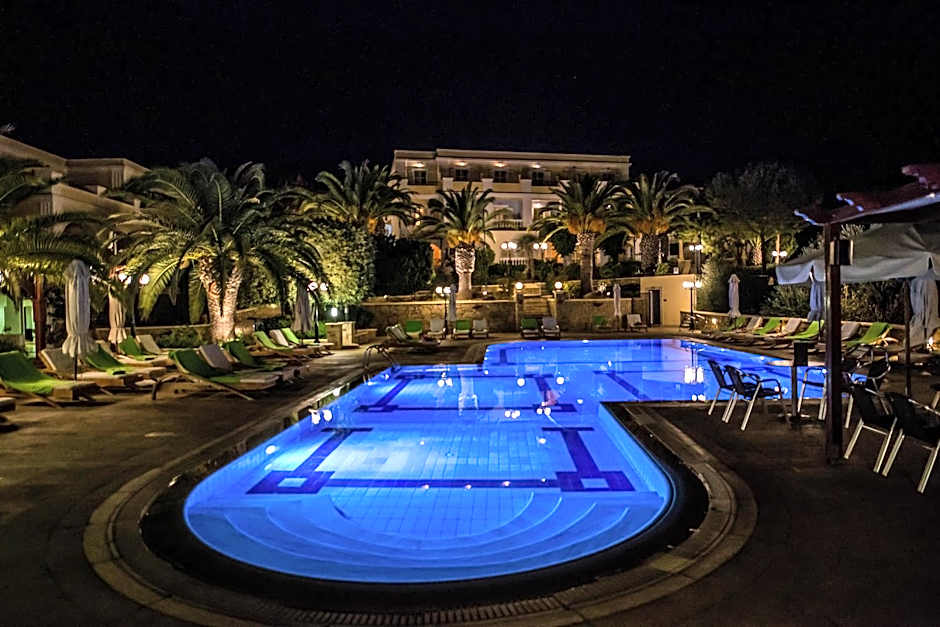Crithoni's Paradise Hotel