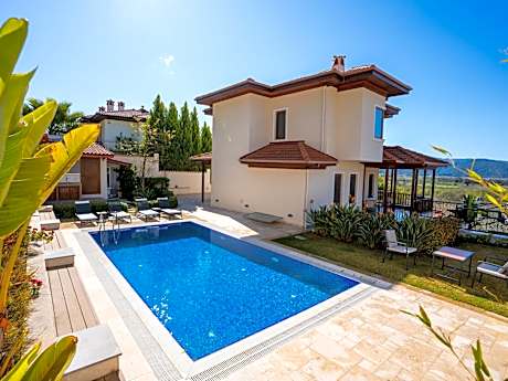 One-Bedroom Apartment with Sea View and Balcony