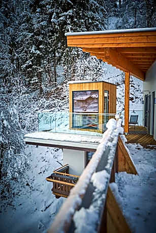 Penthouse Apartment with Outdoor Sauna and Mountain View