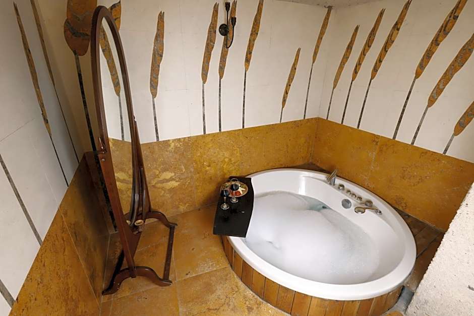 Anatelein Cave Hotel