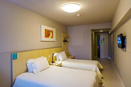 Business Twin Room A