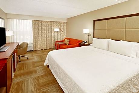 King Room with Sofa Bed and Study - Non-Smoking