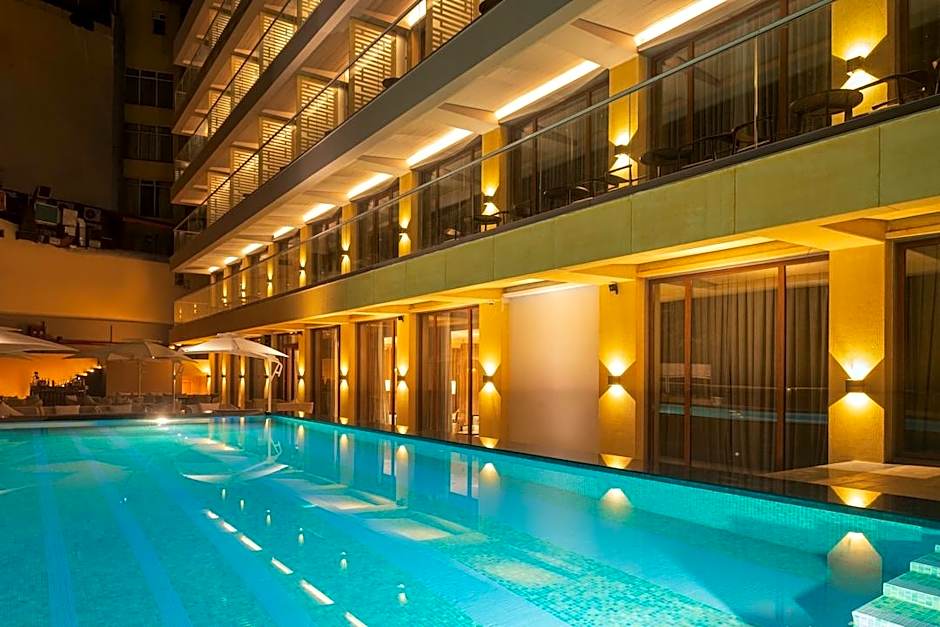 Modi Yoga Retreat - A Luxurious Yoga Retreat on the banks of Ganges