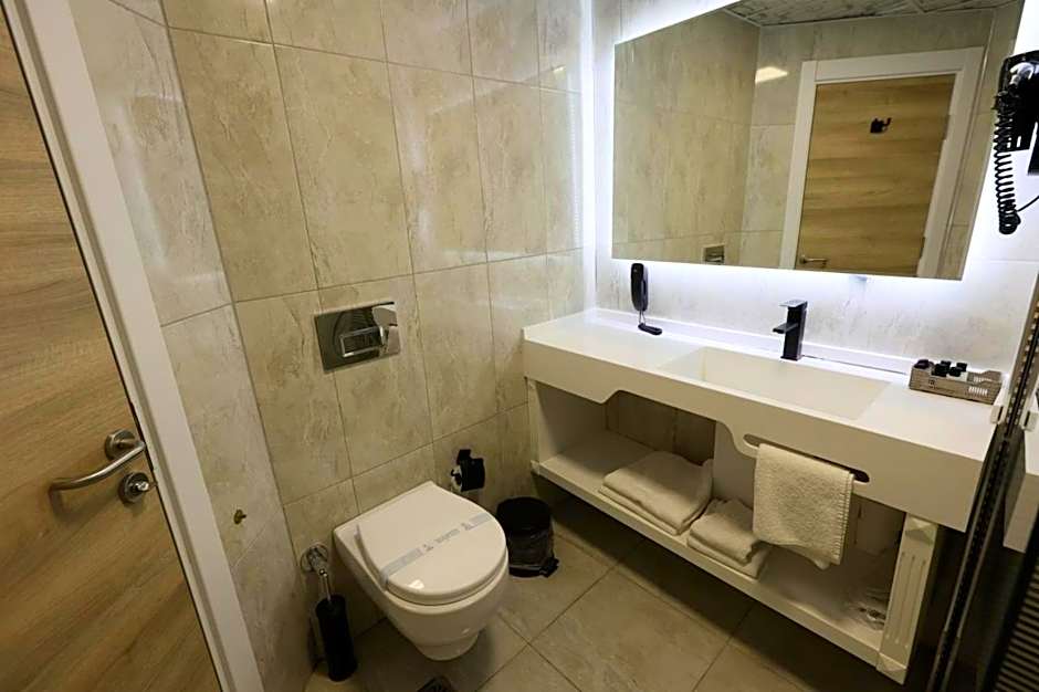 Midis Otel