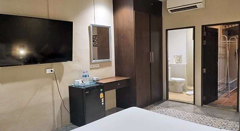 New Breakers Hotel Rawai