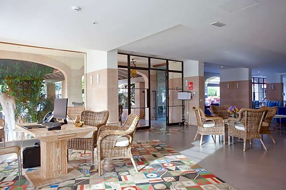 Hotel Cala Sant Vicenc - Adults Only