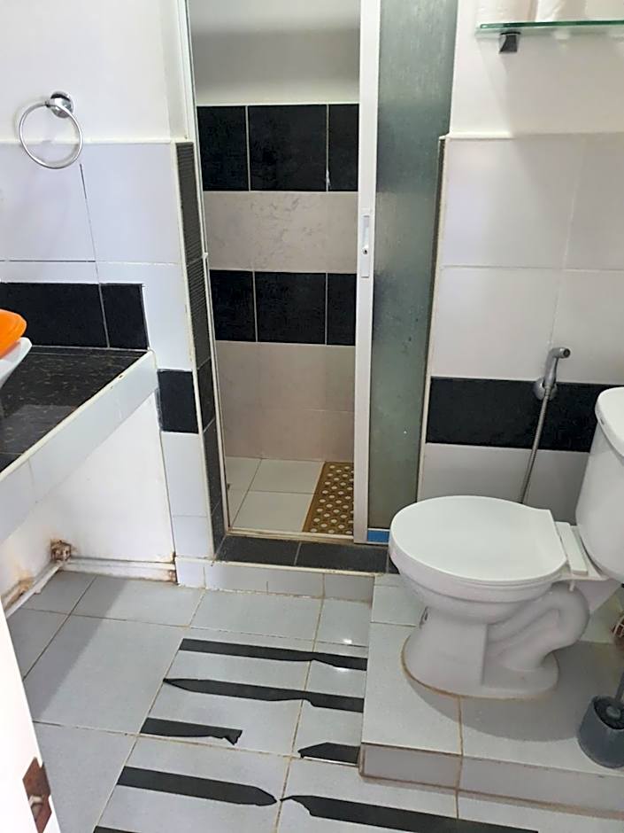 L & M Hearthstones Lodge