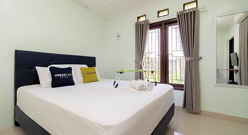 Urbanview Hotel Kampung Istal Megamendung Puncak by RedDoorz