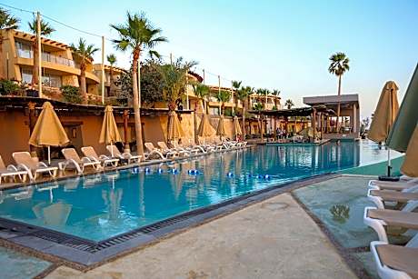 O Beach Hotel & Resort