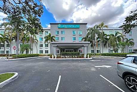 La Quinta Inn & Suites by Wyndham Sunrise Sawgrass Mills