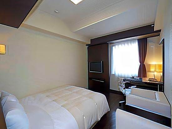 AQA Hotel Tsubamesanjo Ekimae