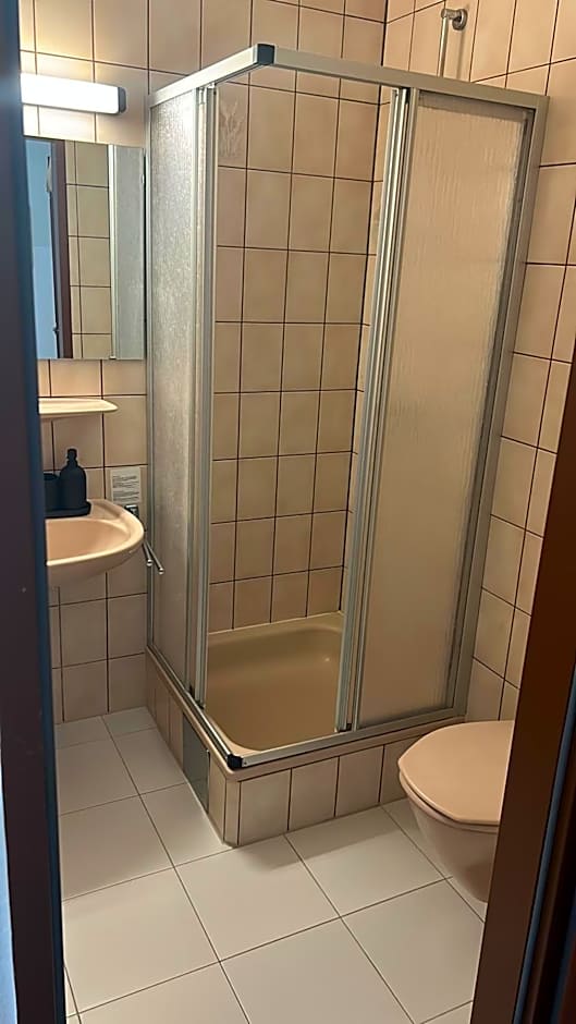 Self-Check-In Hotel Adlon