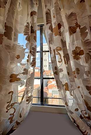 Lorenzo il Magnifico - Deluxe Suite Duomo View with Spa Bath