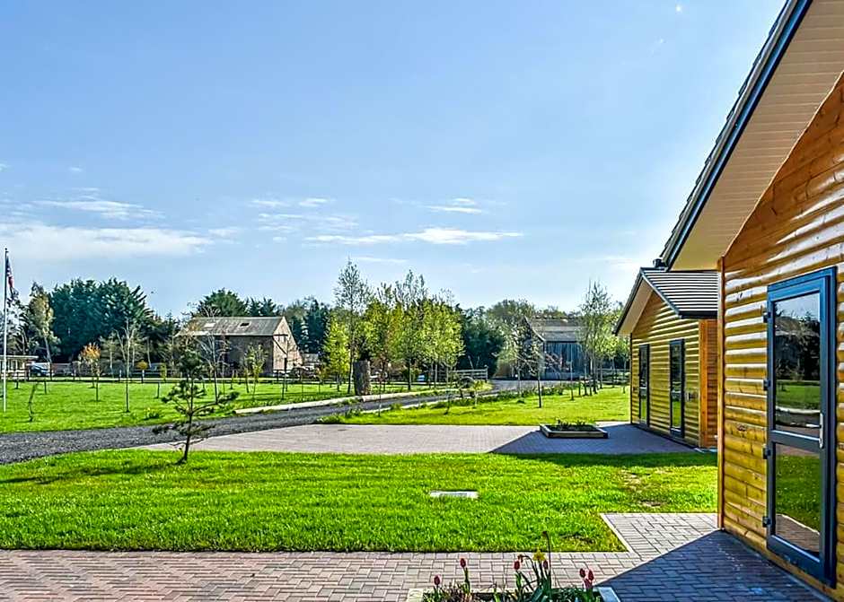 Flaxton Meadows Luxury Lodges