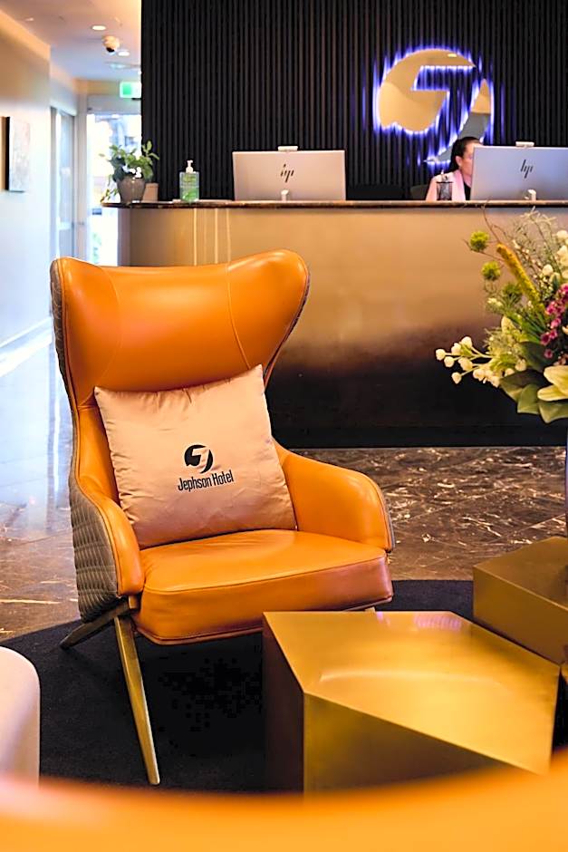 Jephson Hotel & Apartments