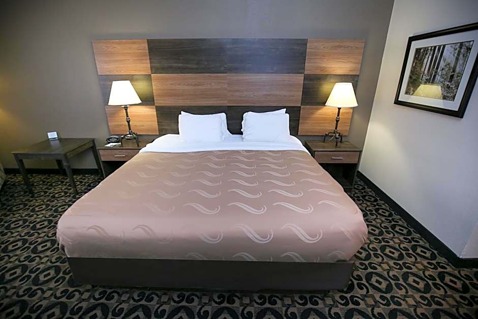 Quality Inn & Suites Boone - University Area