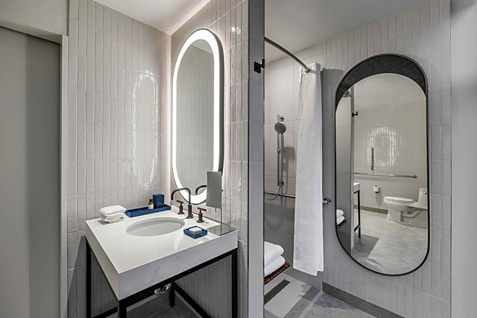 The Morrow Washington DC, Curio Collection By Hilton