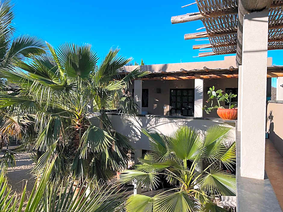 Pure Baja Private Suites-Upscale Property with Infinity Pool and Lush Gardens