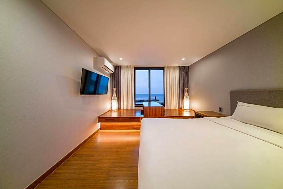 Two Y Hotel