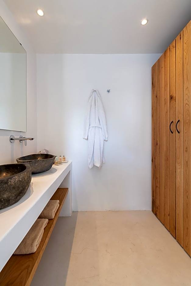 Trinity Mykonos - Beachfront Villa