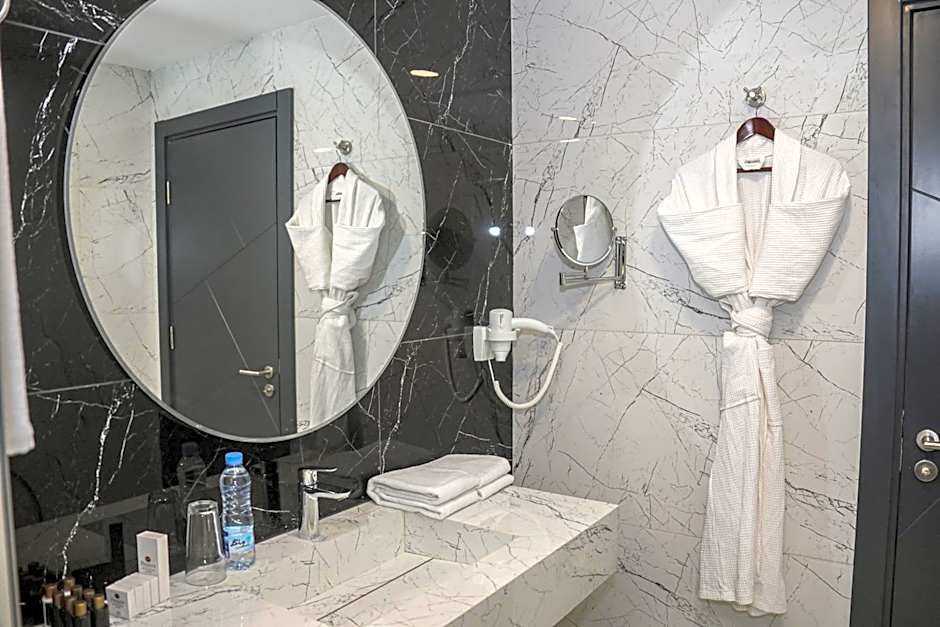 Best Western Premier DJ Hotel