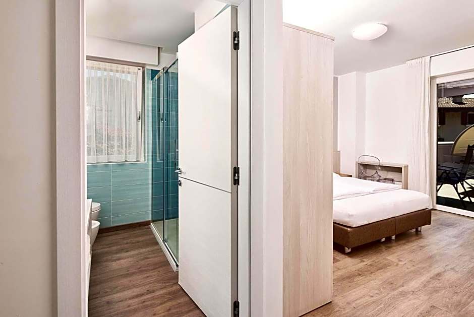 Rolly - Rooms & Restaurant