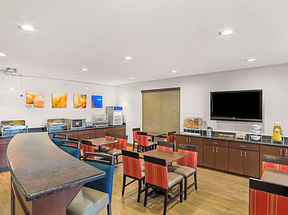 Comfort Suites Lindale - Tyler North