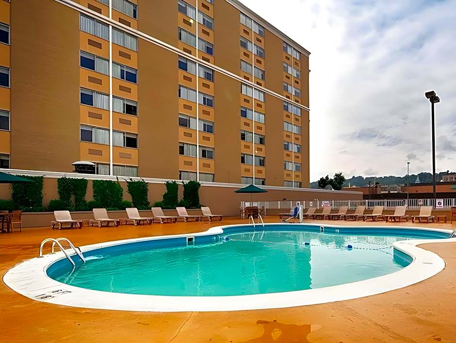 Quality Inn & Suites Charleston