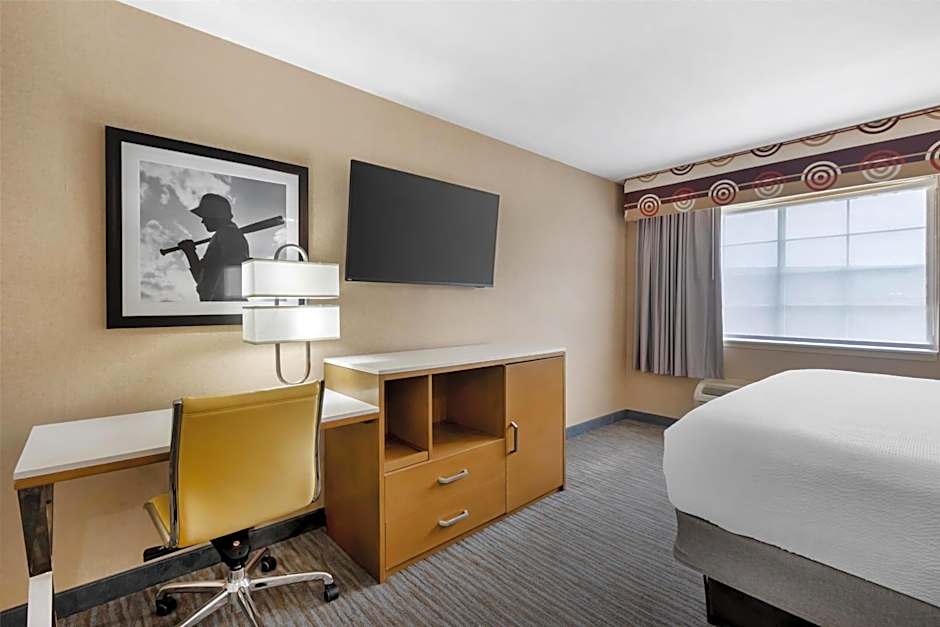 Best Western Cooperstown Inn & Suites