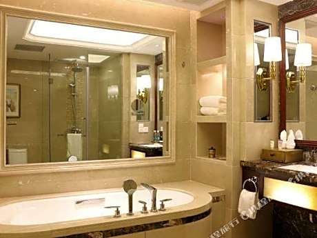 Baiyi International Hotel