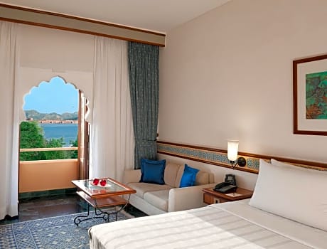 Deluxe Lake View Room