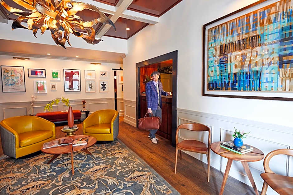 The Oliver Hotel Knoxville, by Oliver