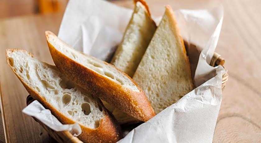 TAKETA Station Hostel cue