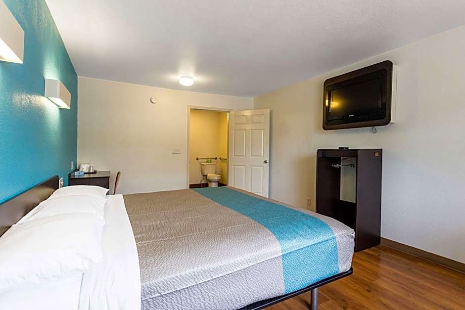 Motel 6-Bryan, TX - College Station