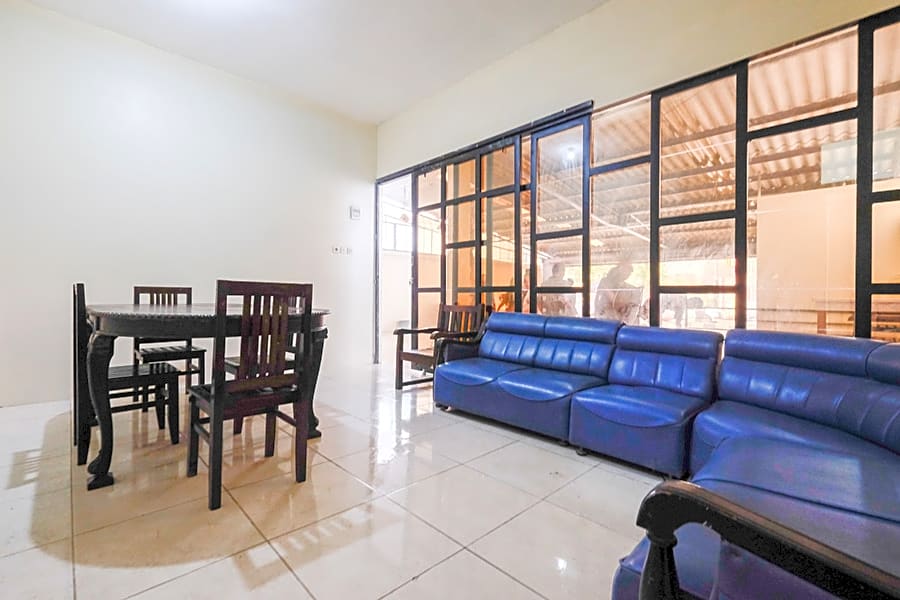 RedDoorz @ Jalan Setiabudi Semarang