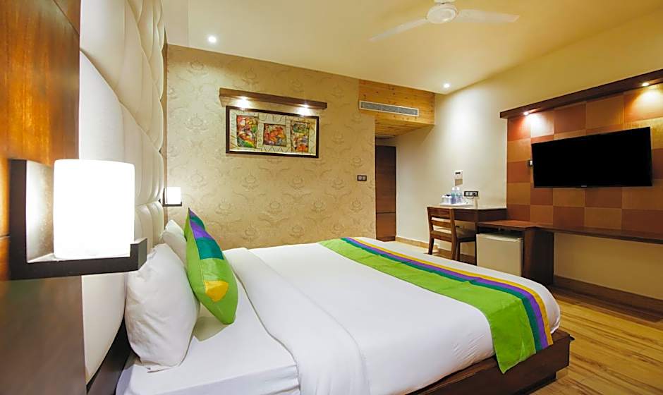 Treebo Punjabi Nature Residency, Near Faridabad Railway Station