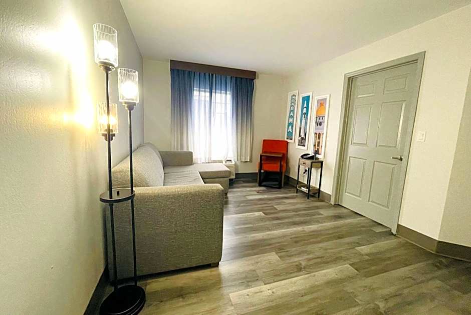 La Quinta Inn & Suites by Wyndham Birmingham Homewood