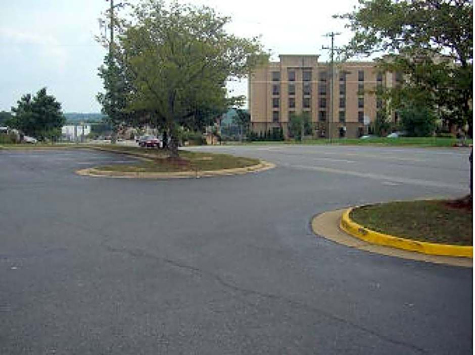 Knights Inn - Fredericksburg