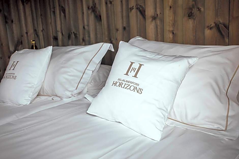 Seljalandsfoss Horizons