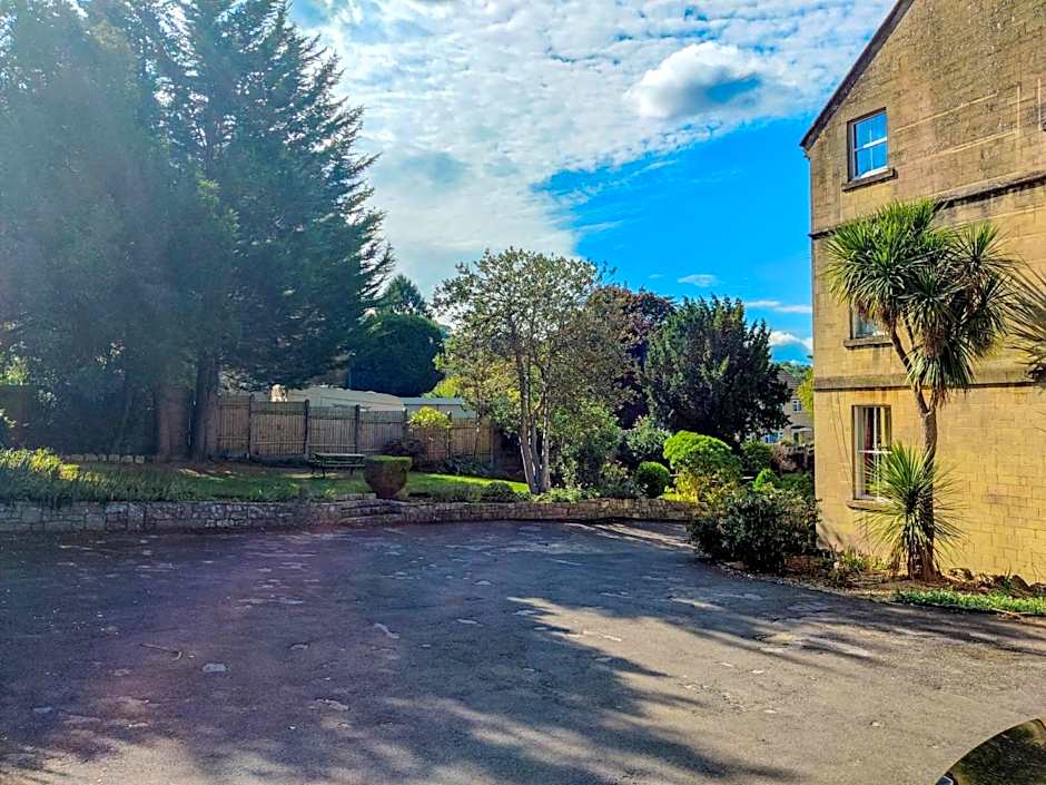 Wentworth House - Free Parking