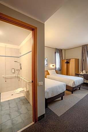 Twin Room - Accessible