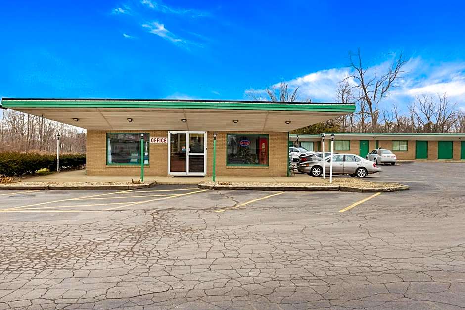 Photo 1 of 50 of OYO Hotel North Lima OH - Boardman