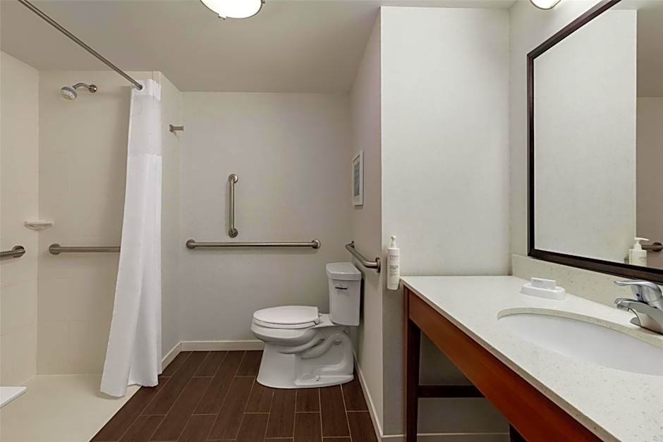 Hampton Inn By Hilton & Suites Pittsburgh/Harmarville