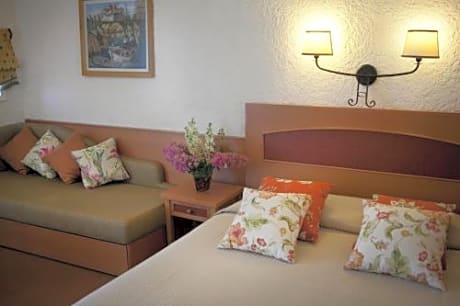 Double Room with Mountain View (2 Adults + 2 Children)